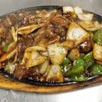 Best Sizzling Beef Short Ribs w/ Black Pepper 铁板黑椒牛仔骨 in Kent, WA